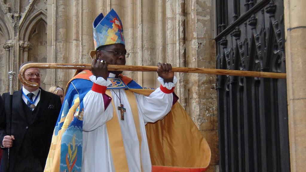 Sentamu knocks on the door of York Minster